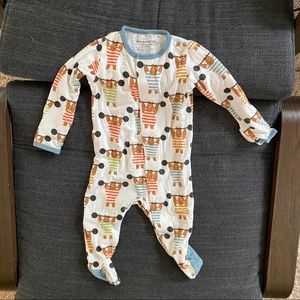 Magnetic Me 🧲 Bears Footie - MAGNETIC CLOSE!